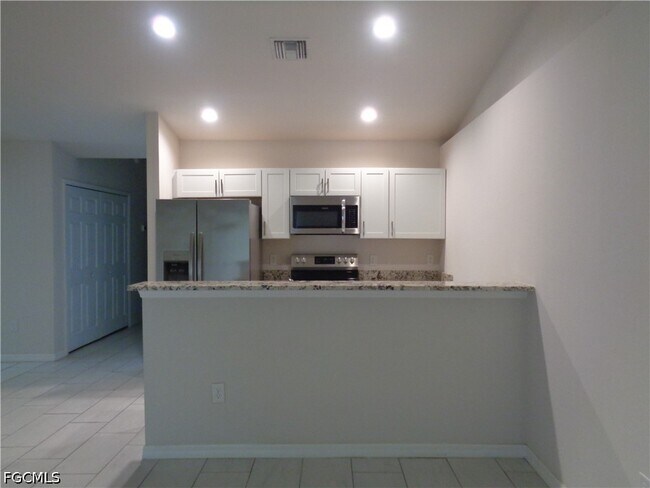 Building Photo - 3816 SW 15th Pl