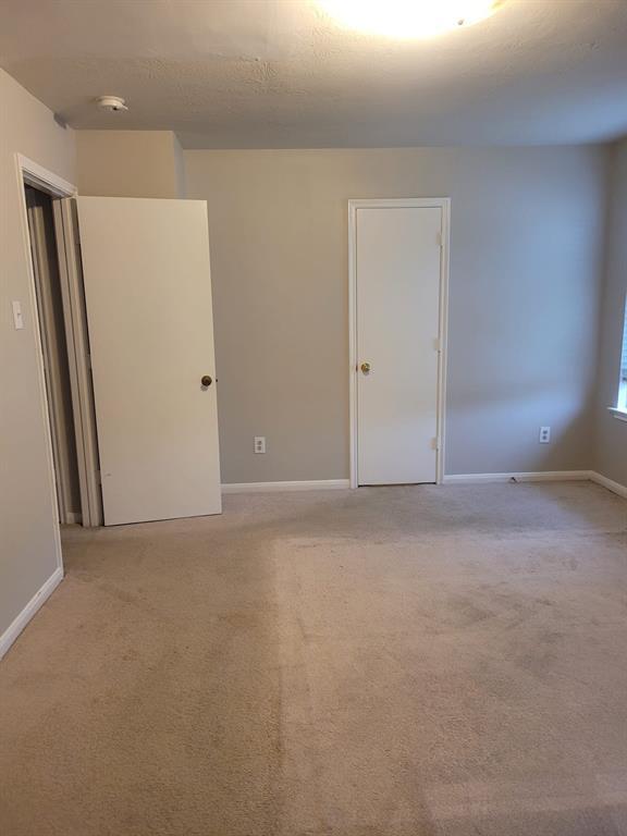 Building Photo - 8303 Beech Crossing Dr
