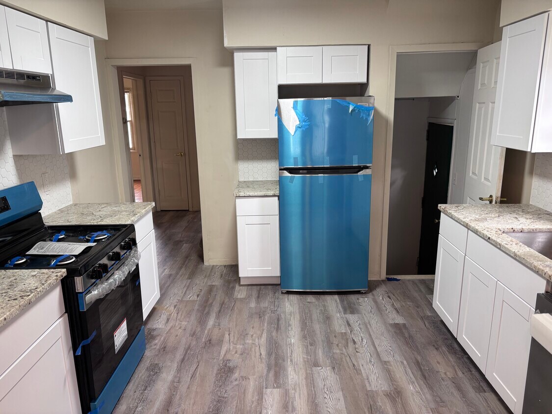 Brand new kitchen and appliances - 207 Wellington Rd S