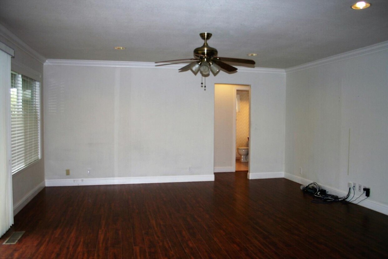 Primary Photo - 1766 Bethany Ave