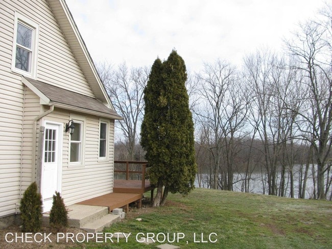 Building Photo - 3193 Frankfort Rd