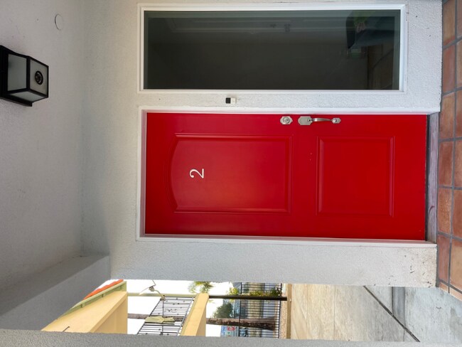 Foto del edificio - 900 W Graham Ave