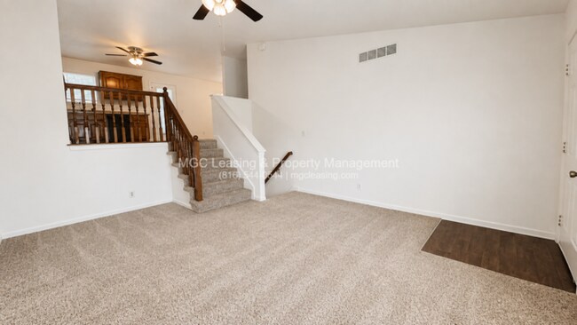 Foto del edificio - Creekwood Park Townhomes: 3 bedroom Duplex with unique floor plan for rent in the Northland