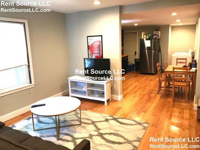 Building Photo - 4 bedroom in Malden MA 02148