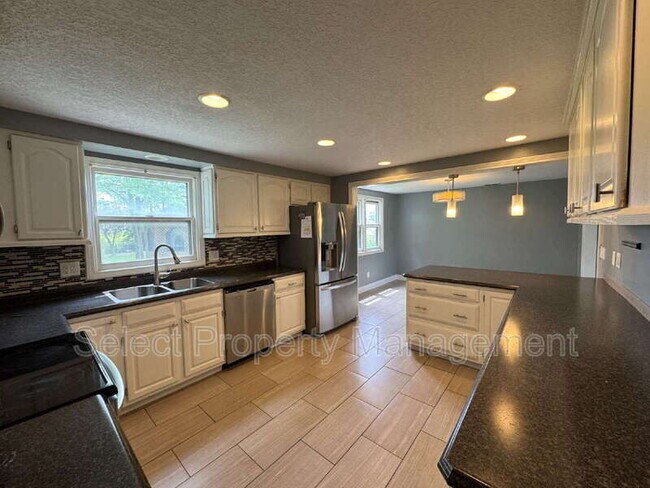 Building Photo - 7021 Omaha Ct