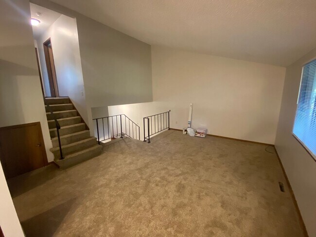 Building Photo - 9390-9392 176th St W