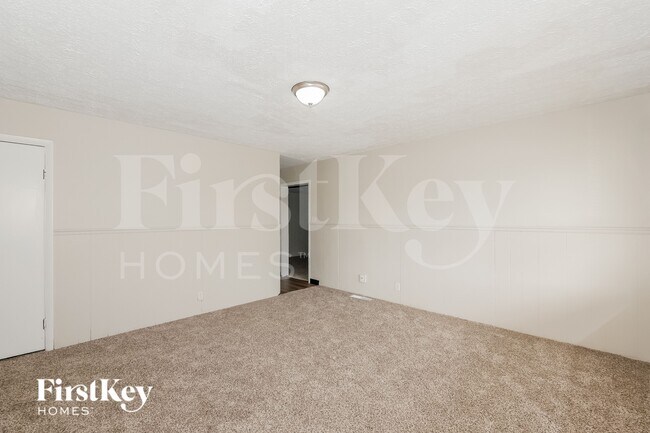 Building Photo - 5014 Katherine Dr