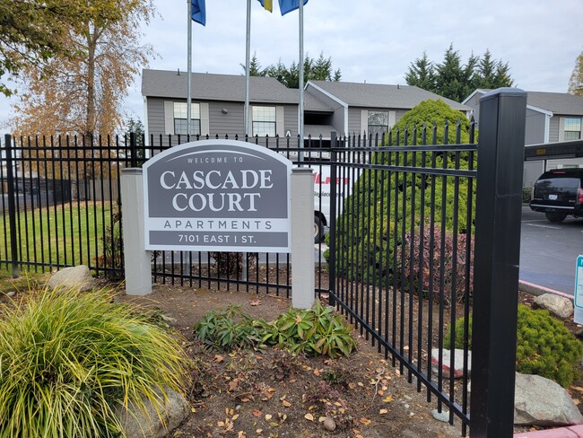 Entrance Sign - Cascade Court