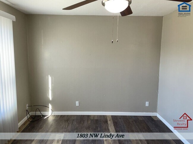 Foto del edificio - 1803 NW Lindy Ave