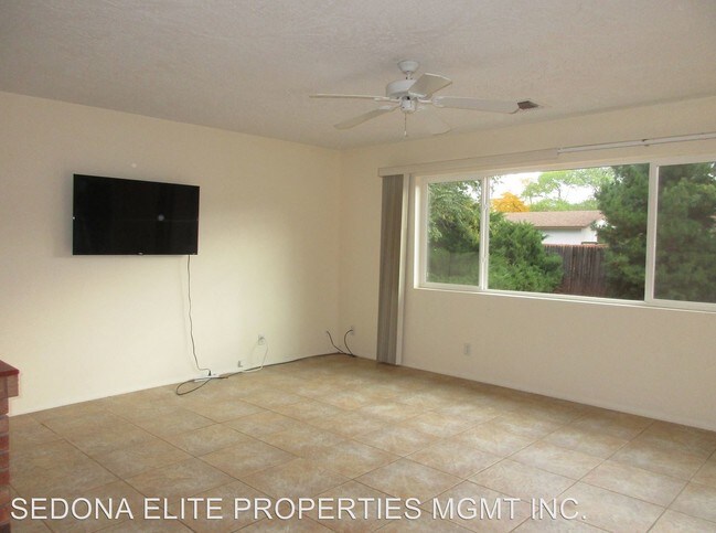 Building Photo - 150 Stutz Bearcat Dr
