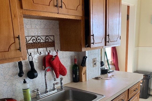 Eat in kitchen - 224 Lafayette St
