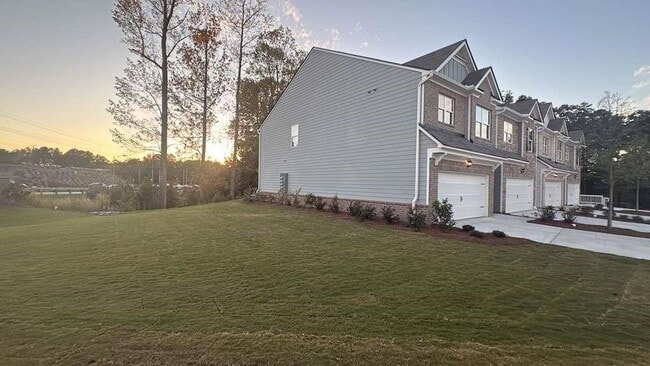Building Photo - 2435 Poppy Ct