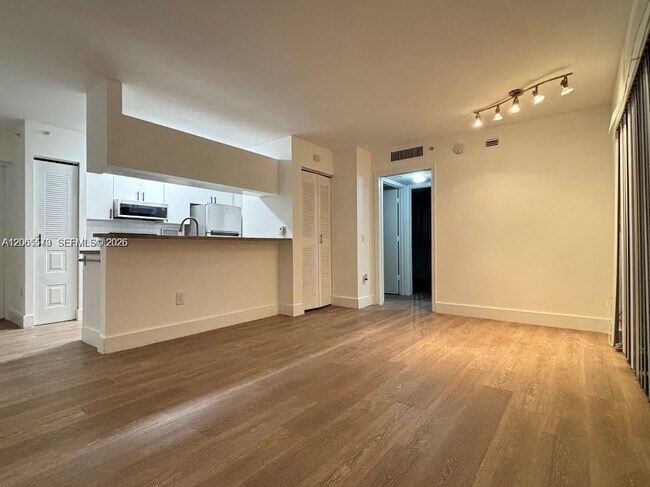 Foto del edificio - 460 S Park Rd