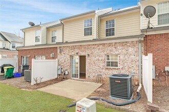 Building Photo - 1102 Pleasant Oaks Ct