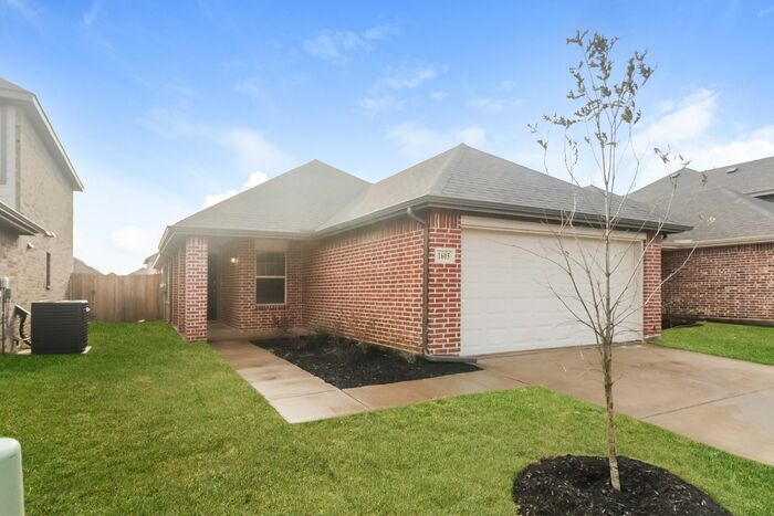 Building Photo - 1605 Matthew Dr