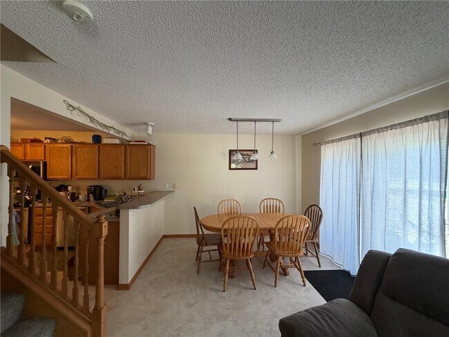 Foto del edificio - 8920 Pheasant Ln