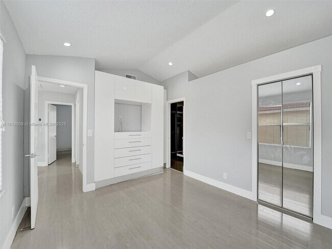Foto del edificio - 17954 SW 10th Ct