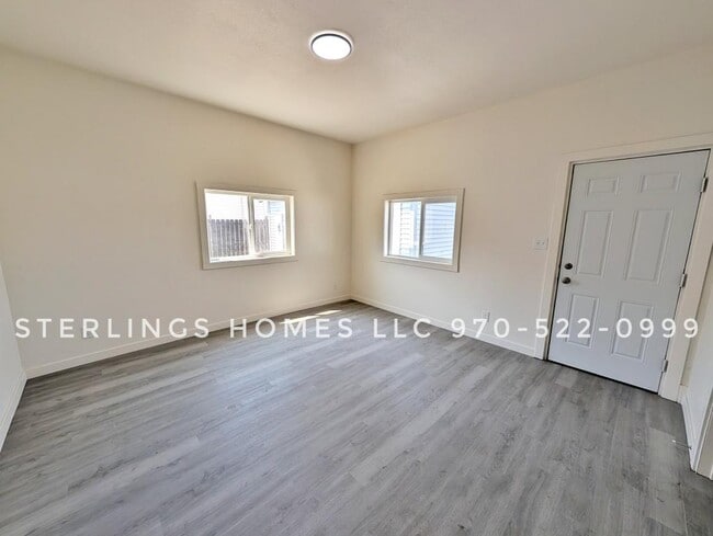 Building Photo - 421 Oak St