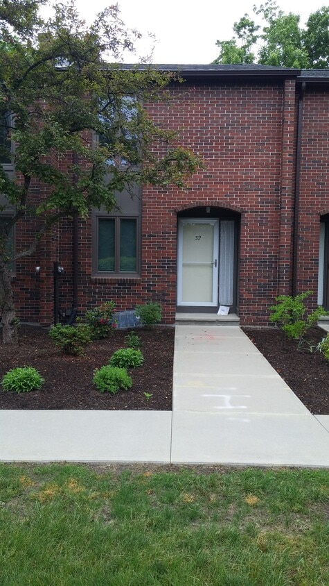 Photo - 32 Webster Ct (Amherst, MA)