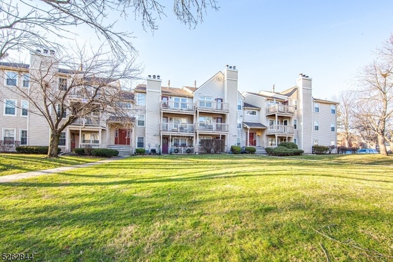 Foto principal - 18 Evergreen Dr