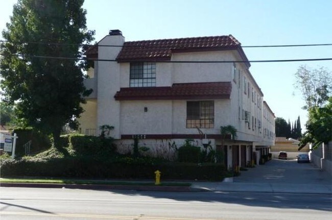 frente del condominio - 11052 Lower Azusa Rd