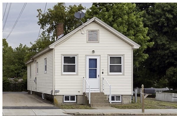Primary Photo - 14 Hartford Ave W