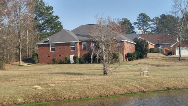 Building Photo - 3013 Parkridge Dr