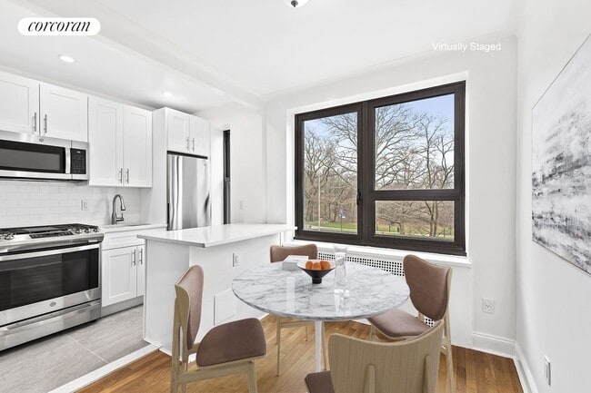 Building Photo - 420 Central Park W