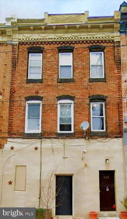 Building Photo - 339 Bainbridge St