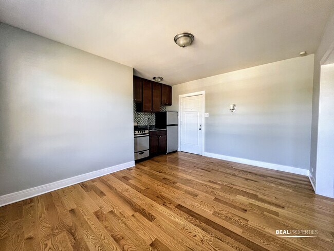 Foto del edificio - 4546 N Damen Ave