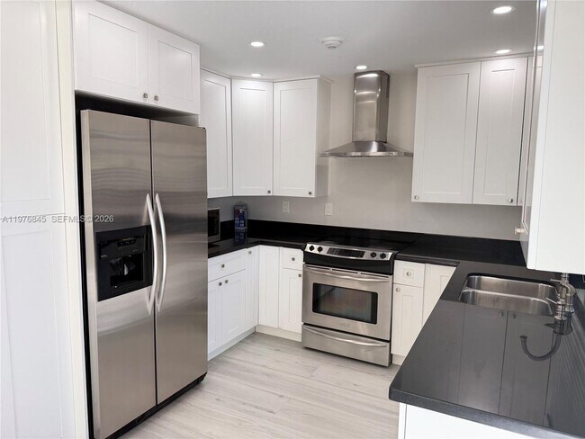 Foto del edificio - 10241 SW 132nd Ave