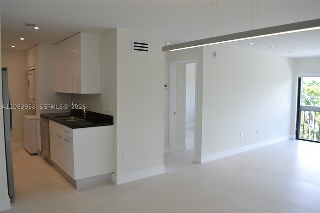 Building Photo - 255 Galen Dr