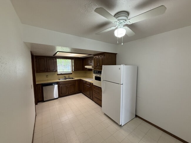 Foto del edificio - 424 N Hillcrest Ave