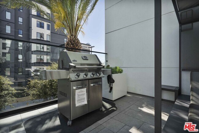 Foto del edificio - 1234 Wilshire Blvd