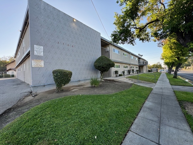 Building Photo - Cedar Heights Apartments