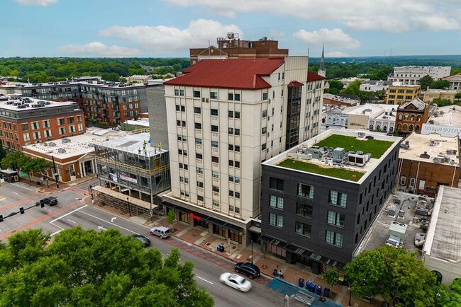 Building Photo - 131 E Broad St