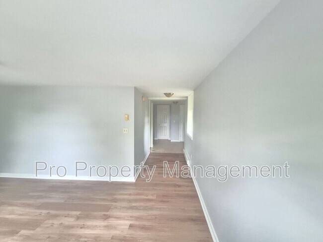 Foto del edificio - 14 Edgewood Rd