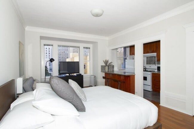 Building Photo - bedroom in San Francisco CA 94108