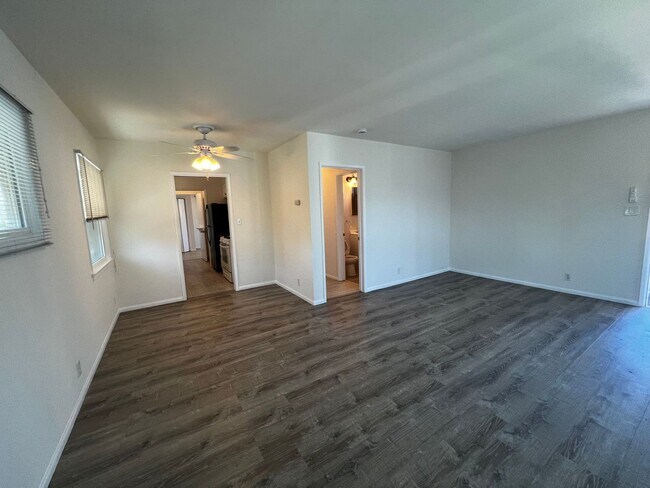 Building Photo - 2 Bedroom 1 Bath Apartment for Rent in Arcadia with New Ductless A/C