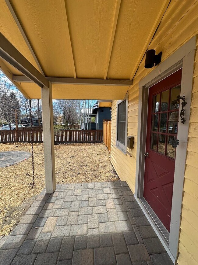 Foto del edificio - Charming 2 Bed / 2 Bath Home in Prime Westside Bend Location