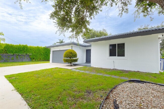 Foto del edificio - Northwest 159th Street, Miami, FL 33169 - 3 BR 2 BA house