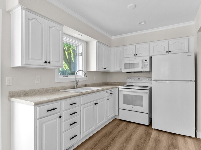 Foto del edificio - 1621 Ruby Ln