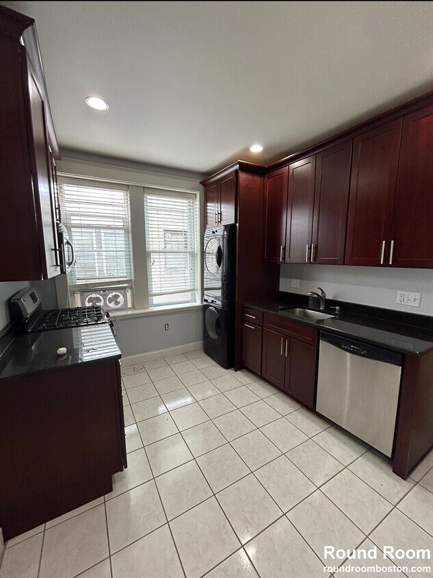 Foto principal - 2035 Commonwealth Ave