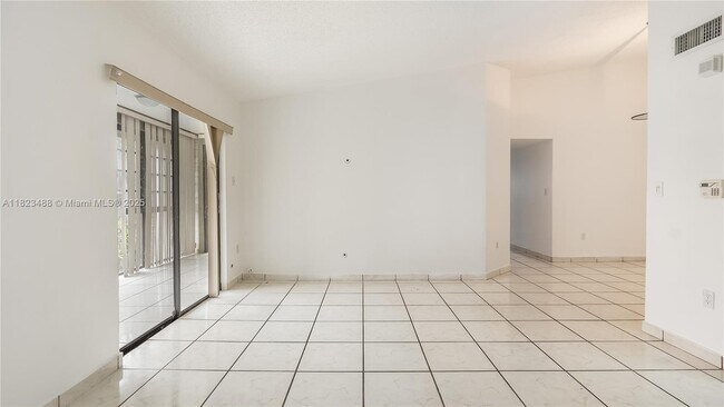 Foto del edificio - 20680 NE 4th Ct