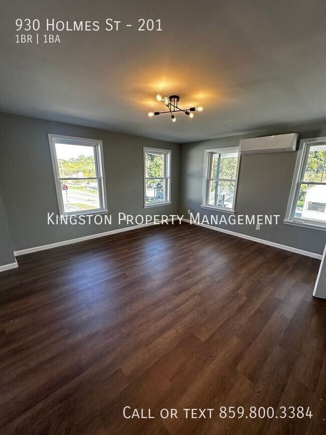 Building Photo - 930 Holmes St