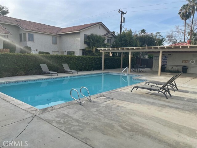 Foto del edificio - 74614 Driftwood Dr