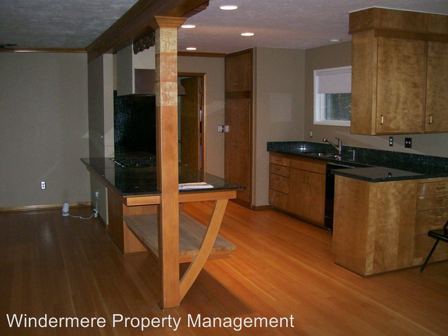 Building Photo - 3 br, 2 bath House - 3388 Stateline Rd