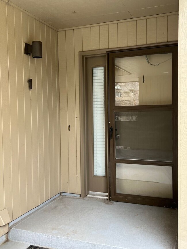 Foto del edificio - 2938 Kalmia Ave