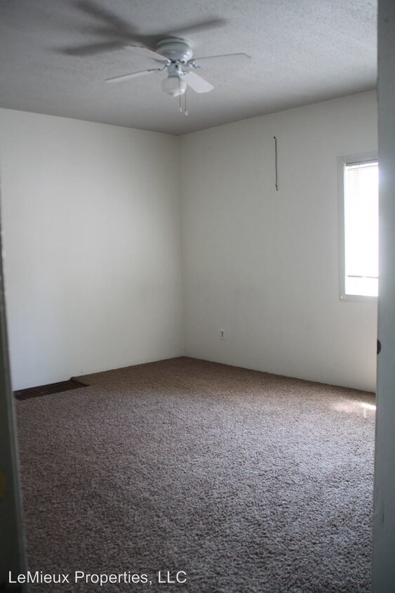 Building Photo - 9 br, 2 bath Room For Rent - 805 5th Avenue S