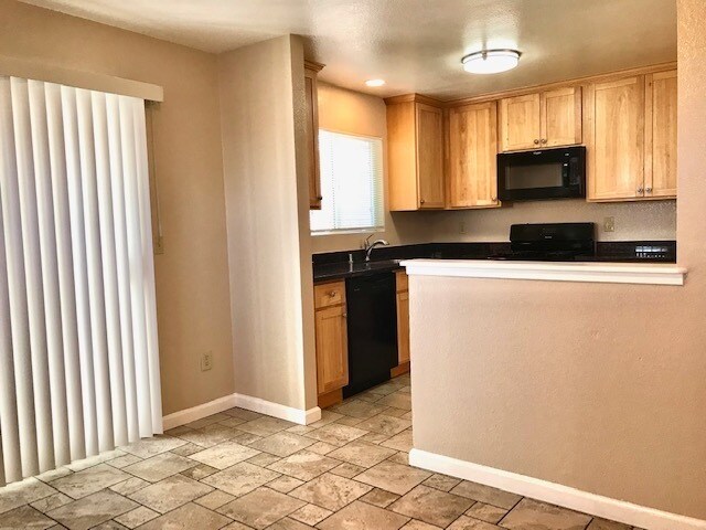 Photo - 3 bed 1.5 bath Townhouse in Richmond - AVA...
